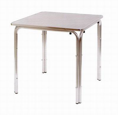 TAVOLO 4 GAMBE QUADRO  Questo tavolo ,con 4 gambe ,tutto in alluminio esiste con piano quadrato nelle dimensioni:
60x60, 70x70,80x80 cm.Impilabile
